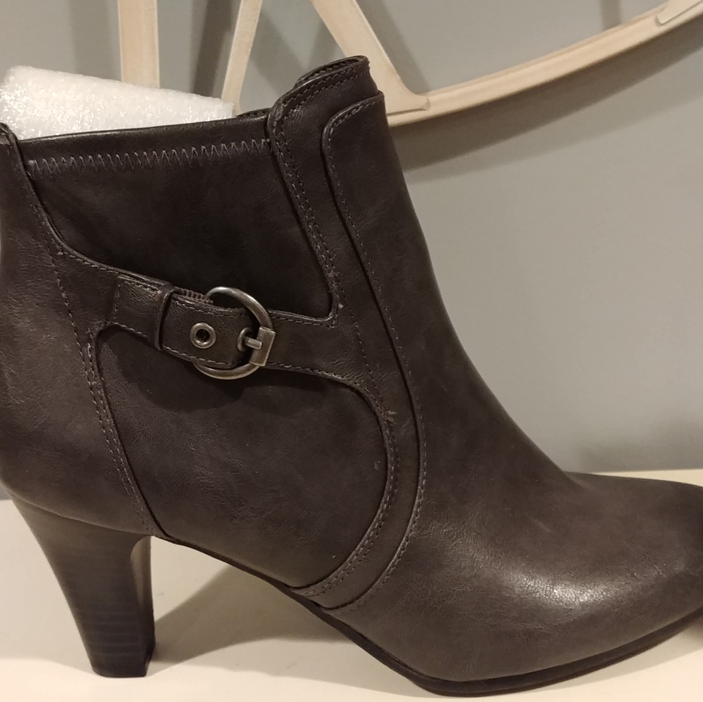 Never worn dark gray ankle boot w/ 3" heel